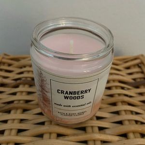 BBW - Single Wick Candles Cranberry Woods
